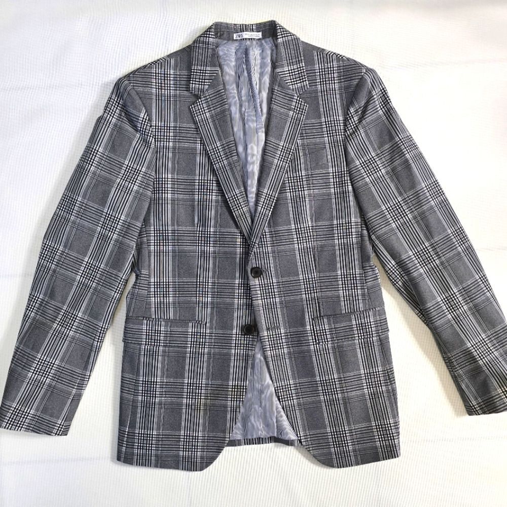 Zara Men's Plaid Blazer Jacket. Single breasted. Size 38.